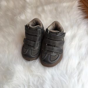 Cat & Jack Size 4 Gray Bonded Leather Boots